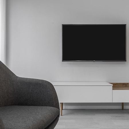 Bleri Apartment, 2 Bedroom, Free Parking 普里什蒂纳 外观 照片