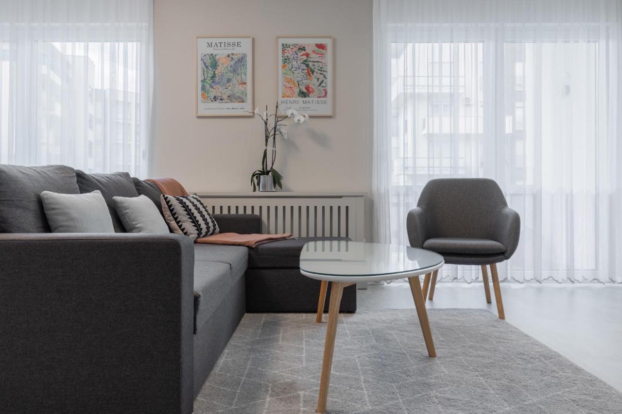 Bleri Apartment, 2 Bedroom, Free Parking 普里什蒂纳 外观 照片
