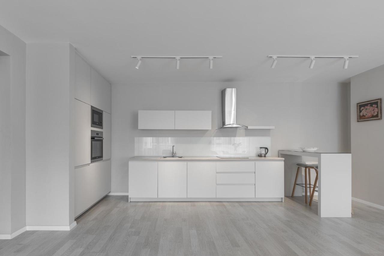 Bleri Apartment, 2 Bedroom, Free Parking 普里什蒂纳 外观 照片