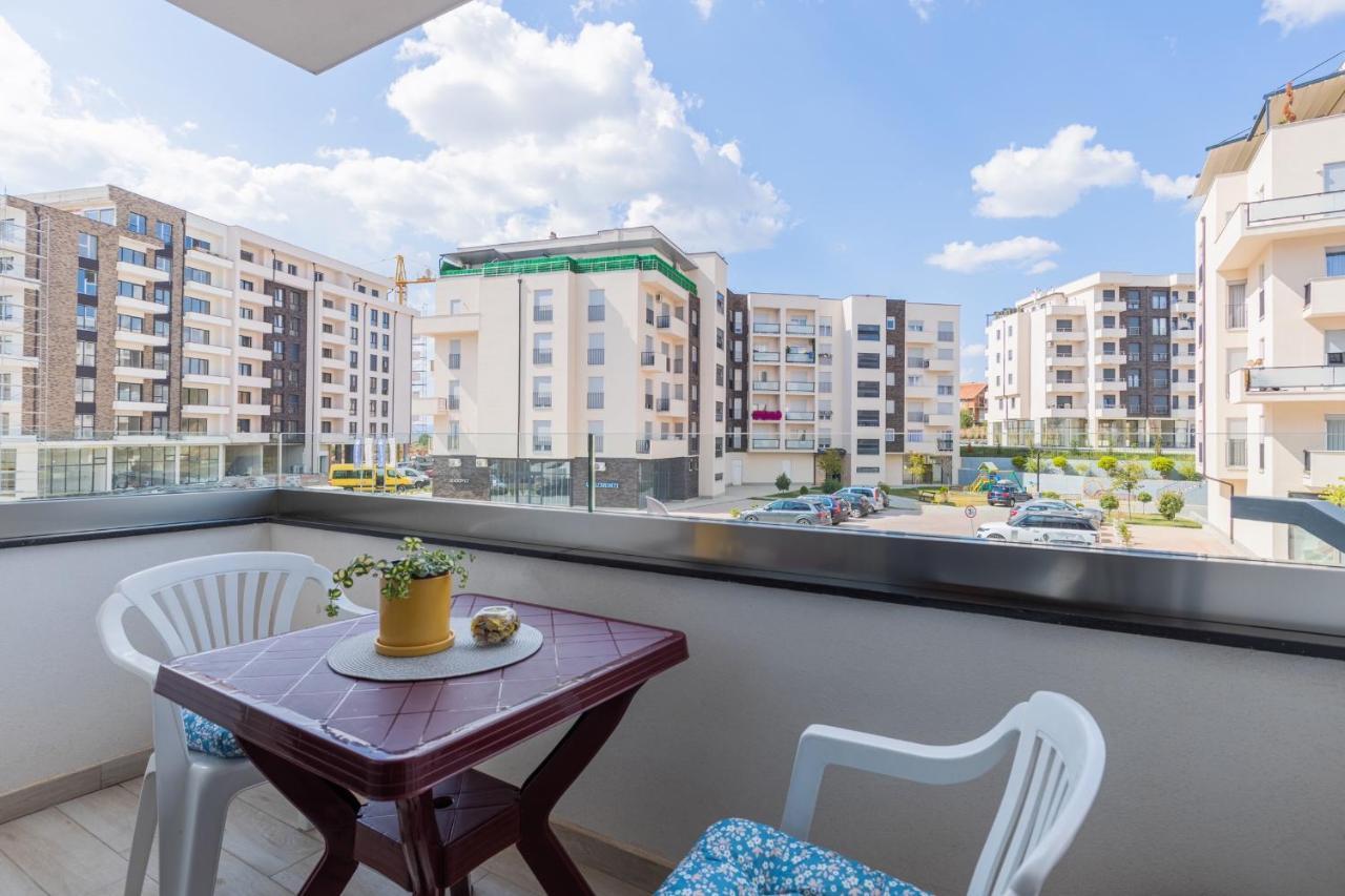 Bleri Apartment, 2 Bedroom, Free Parking 普里什蒂纳 外观 照片