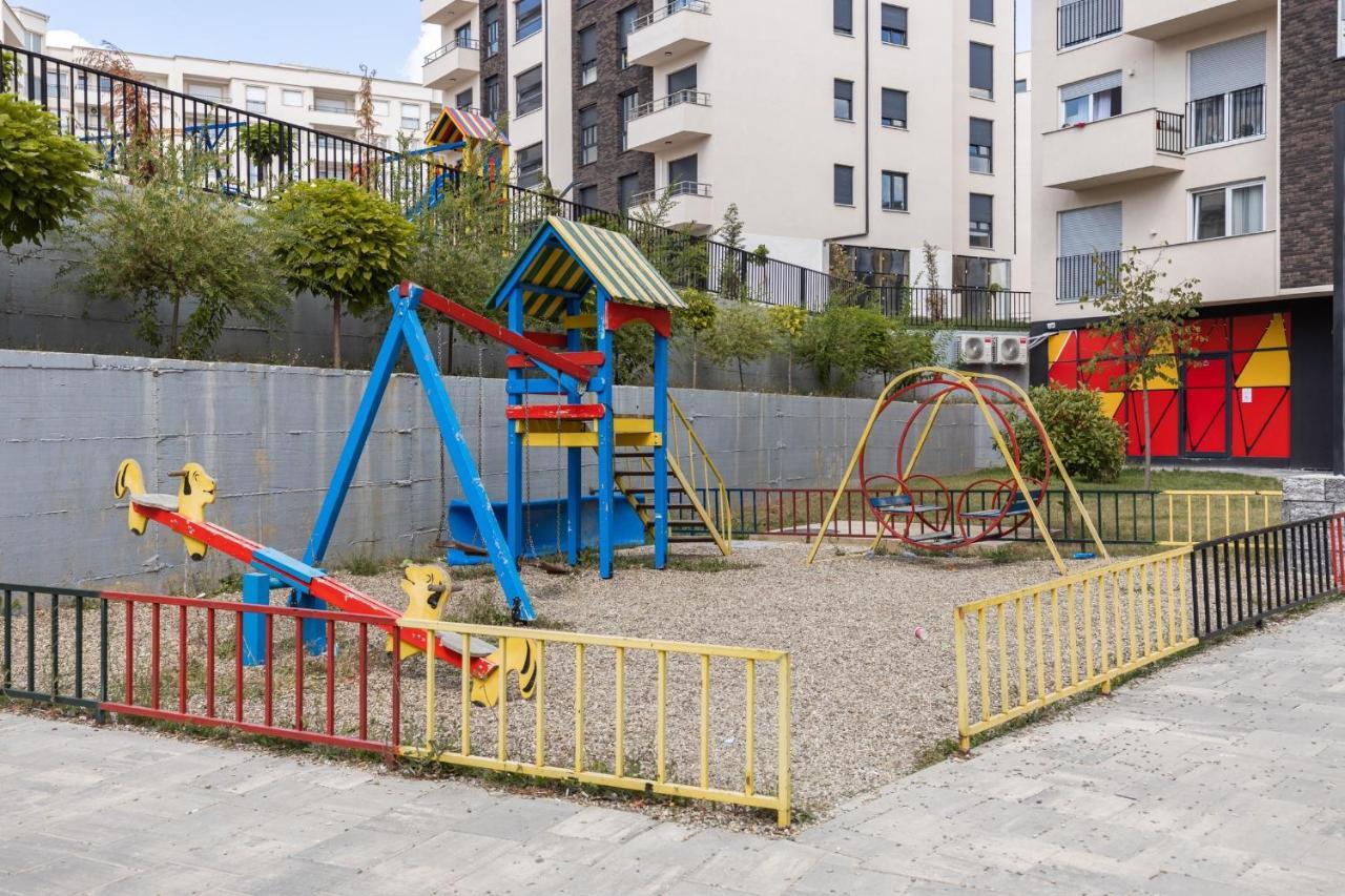 Bleri Apartment, 2 Bedroom, Free Parking 普里什蒂纳 外观 照片